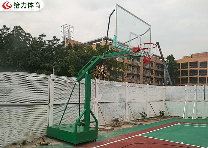 移動籃球架